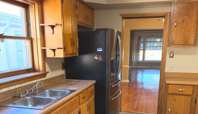 11706 S Artesian Avenue, Chicago, IL 60655