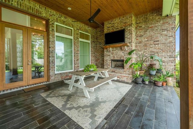 2260 Nikal Drive, Lake Charles, LA 70605