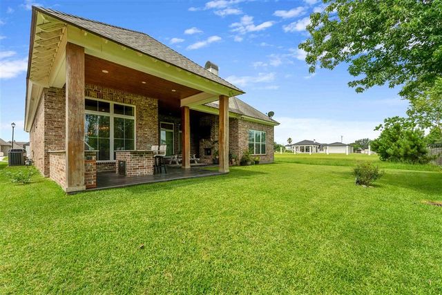 2260 Nikal Drive, Lake Charles, LA 70605