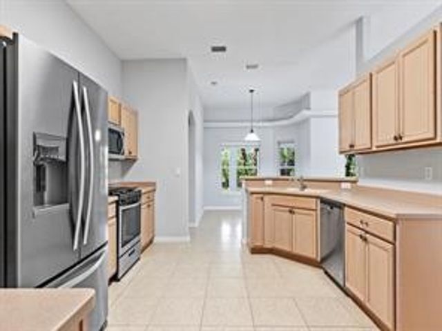 483 S Key Lime Square SW, Vero Beach, FL 32968
