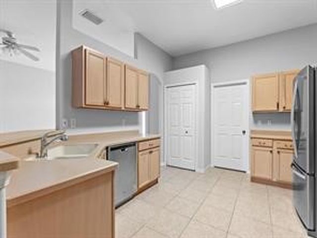 483 S Key Lime Square SW, Vero Beach, FL 32968