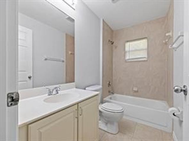 483 S Key Lime Square SW, Vero Beach, FL 32968