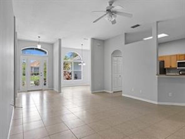 483 S Key Lime Square SW, Vero Beach, FL 32968