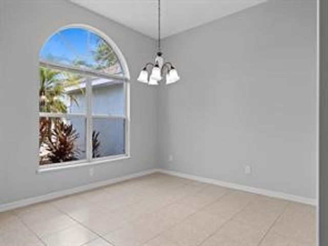 483 S Key Lime Square SW, Vero Beach, FL 32968