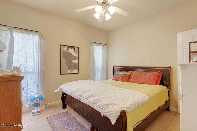 1059 Bridgetowne Lane, Breaux Bridge, LA 70517