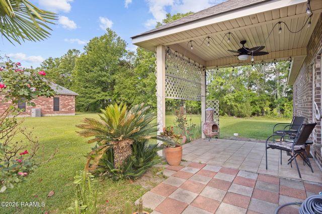 1059 Bridgetowne Lane, Breaux Bridge, LA 70517