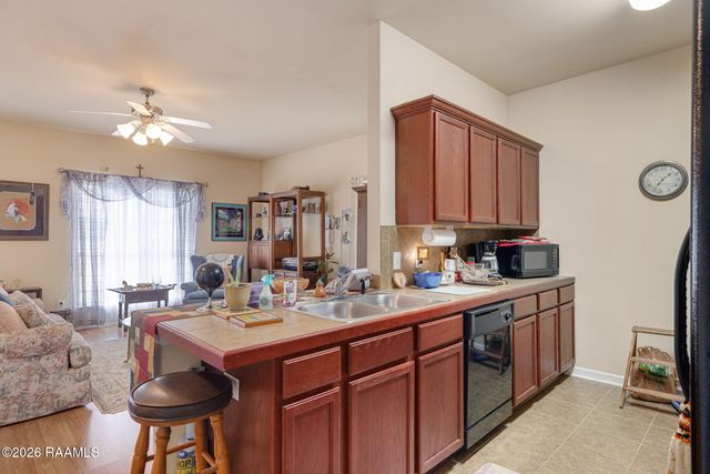 1059 Bridgetowne Lane, Breaux Bridge, LA 70517