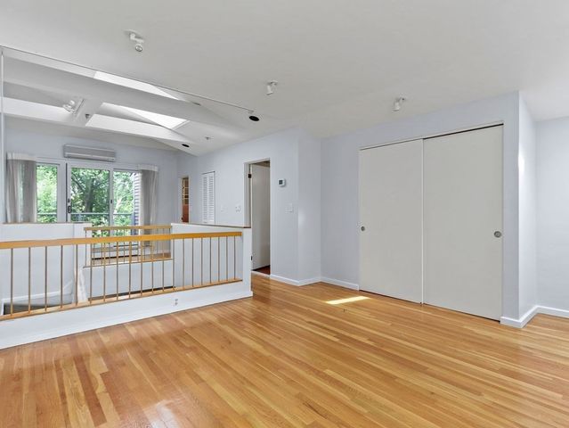 336 Harvard St. E, Cambridge, MA 02138