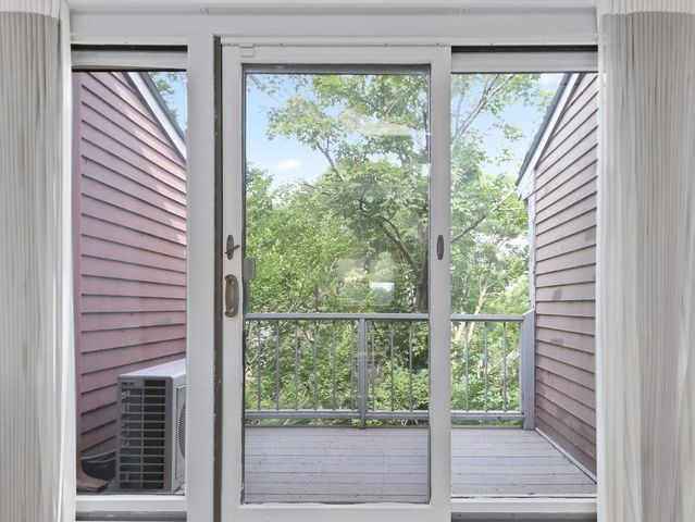 336 Harvard St. E, Cambridge, MA 02138