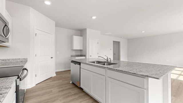 5475 CYPRESS Circle, College Park, GA 30349