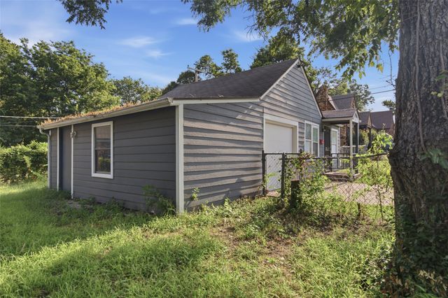903 N Columbia Place, Tulsa, OK 74110