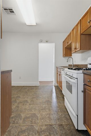 903 N Columbia Place, Tulsa, OK 74110