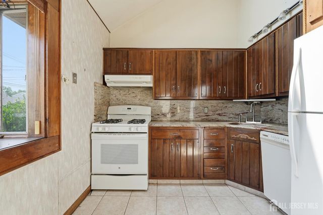 13 Cleveland Avenue, Colonia, NJ 07067