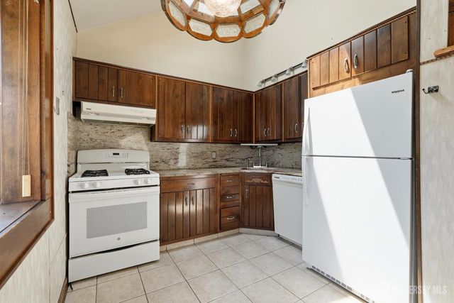 13 Cleveland Avenue, Colonia, NJ 07067