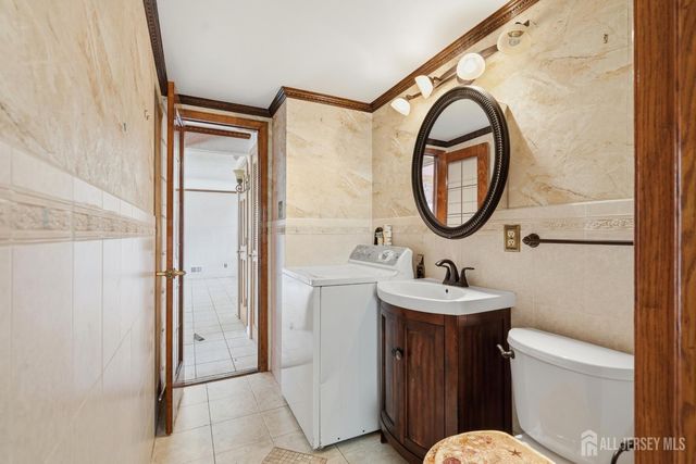 13 Cleveland Avenue, Colonia, NJ 07067