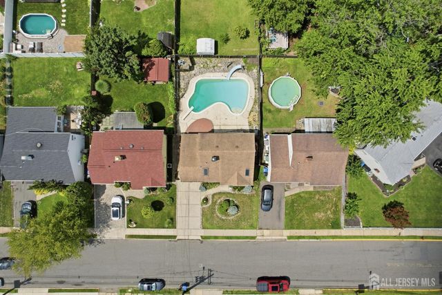 13 Cleveland Avenue, Colonia, NJ 07067