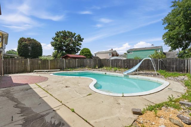13 Cleveland Avenue, Colonia, NJ 07067