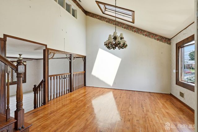 13 Cleveland Avenue, Colonia, NJ 07067