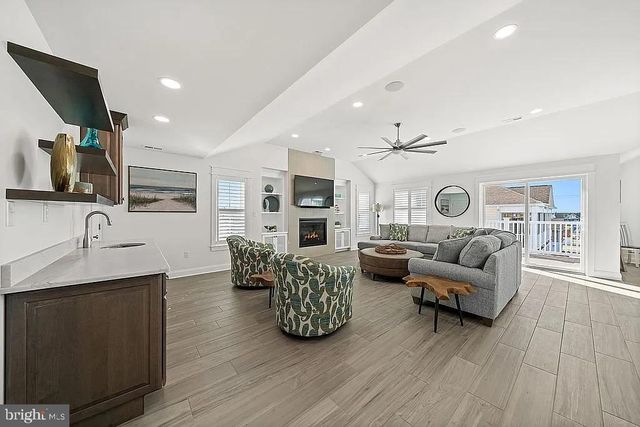 24 HOUSTON ST, Rehoboth Beach, DE 19971