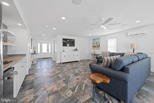 24 HOUSTON ST, Rehoboth Beach, DE 19971