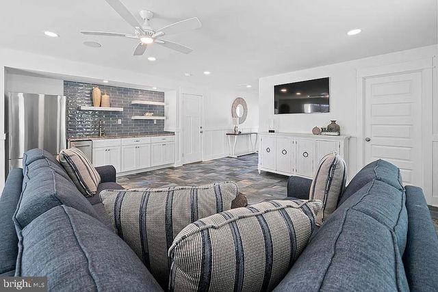 24 HOUSTON ST, Rehoboth Beach, DE 19971