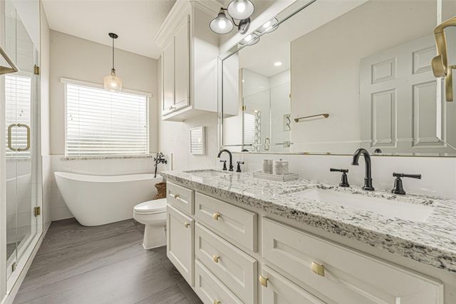 3702 Pine Bark Court, Pearland, TX 77581