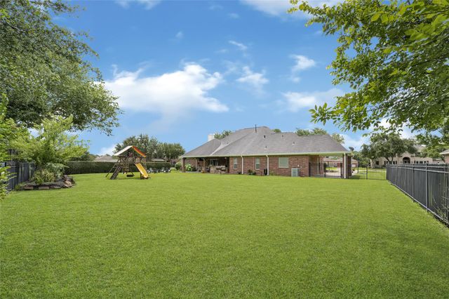 3702 Pine Bark Court, Pearland, TX 77581