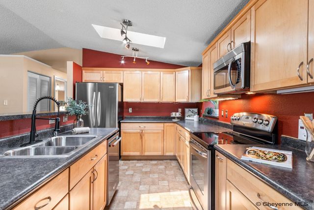 2609 PLAINS VIEW RD, Cheyenne, WY 82009