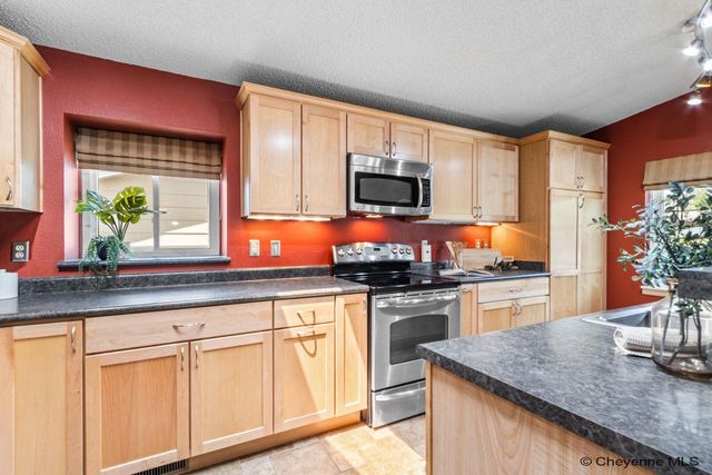 2609 PLAINS VIEW RD, Cheyenne, WY 82009