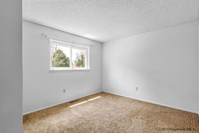 2609 PLAINS VIEW RD, Cheyenne, WY 82009