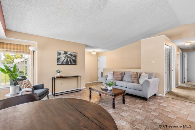 2609 PLAINS VIEW RD, Cheyenne, WY 82009