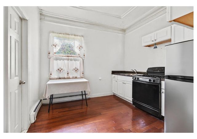 354 E 193rd Street, New York City, NY 10458