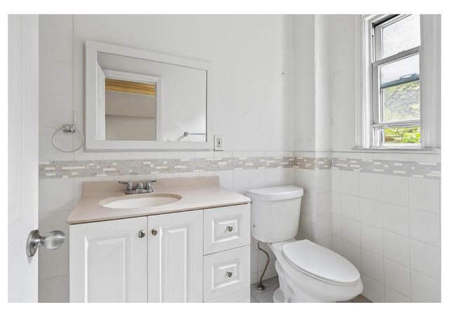 354 E 193rd Street, New York City, NY 10458