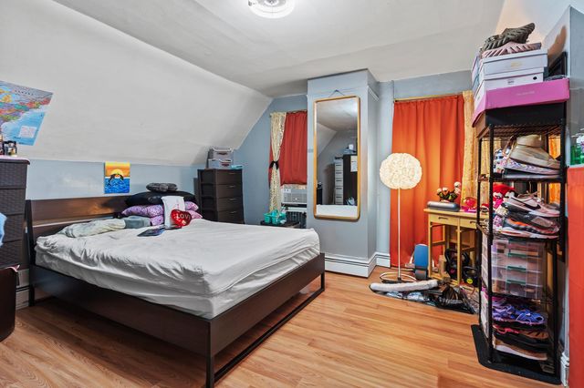 354 E 193rd Street, New York City, NY 10458