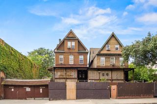 354 E 193rd Street, New York City, NY 10458
