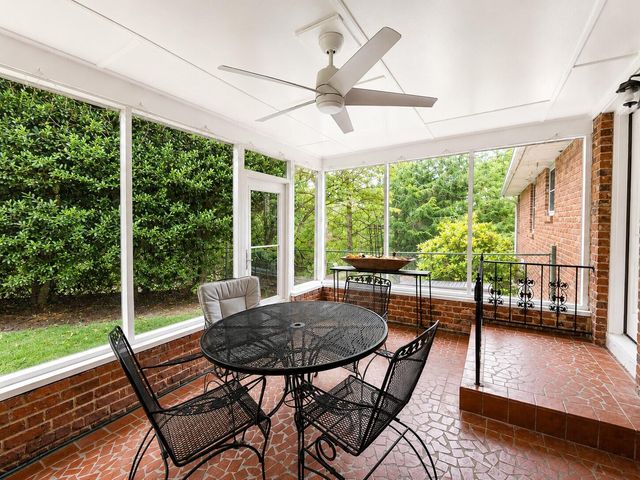110 Whiteside Street, Lookout Mountain, TN 37350
