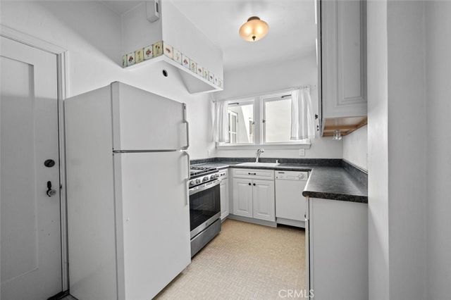 1530 Miramar Drive 6, Newport Beach, CA 92661