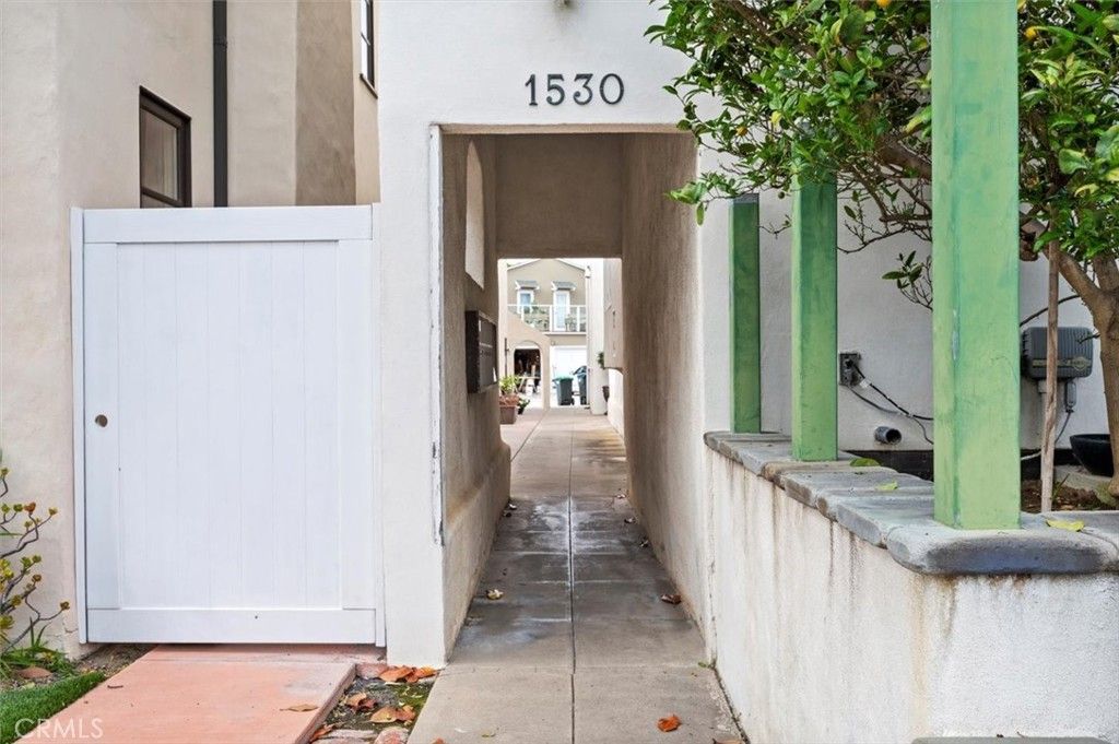 1530 Miramar Drive 6, Newport Beach, CA 92661