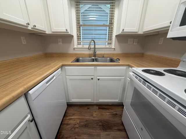 5551 Hamstead Crossing, Raleigh, NC 27612