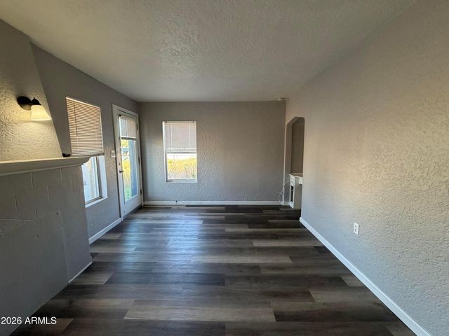 1833 E HARVARD Street Apt 4, Phoenix, AZ 85006