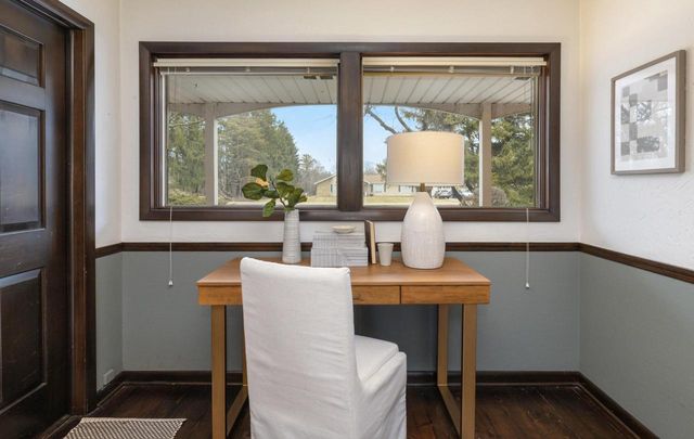 1445 W Heather LANE, River Hills, WI 53217