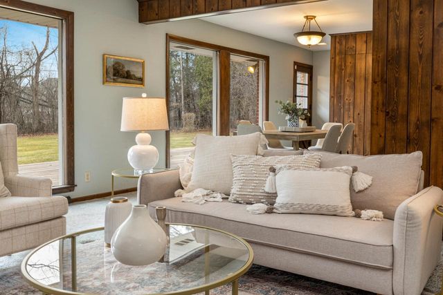 1445 W Heather LANE, River Hills, WI 53217