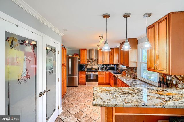 4 VALLEY OAK CT, Lutherville Timonium, MD 21093