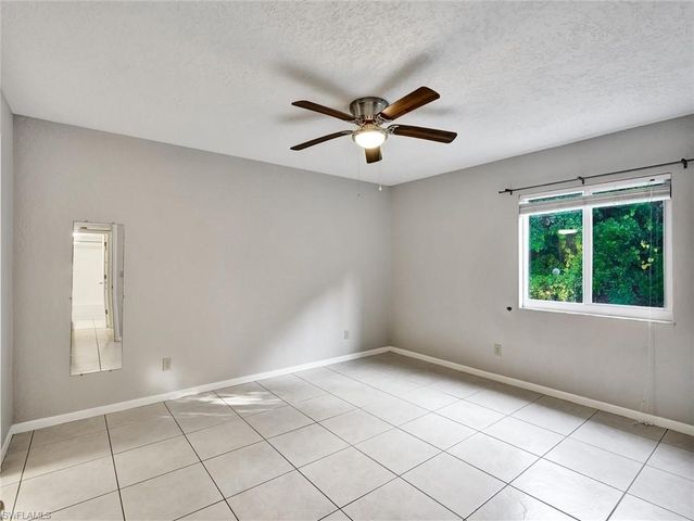 4621 Bayshore DR # Q1, Naples, FL 34112