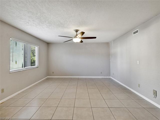 4621 Bayshore DR # Q1, Naples, FL 34112