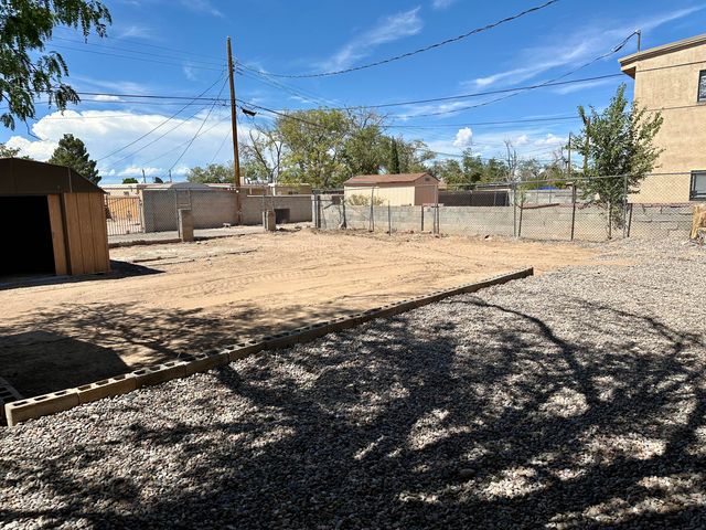 2827 Bel Air Drive NE, Albuquerque, NM 87110