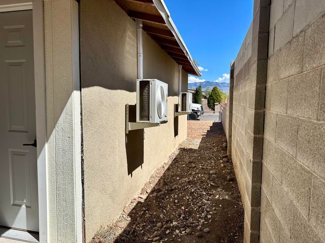 2827 Bel Air Drive NE, Albuquerque, NM 87110