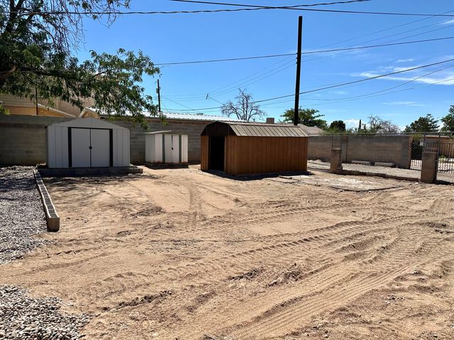 2827 Bel Air Drive NE, Albuquerque, NM 87110