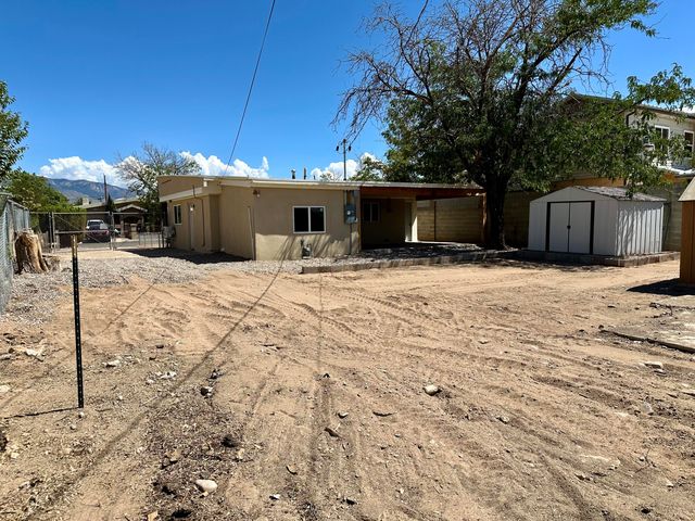 2827 Bel Air Drive NE, Albuquerque, NM 87110