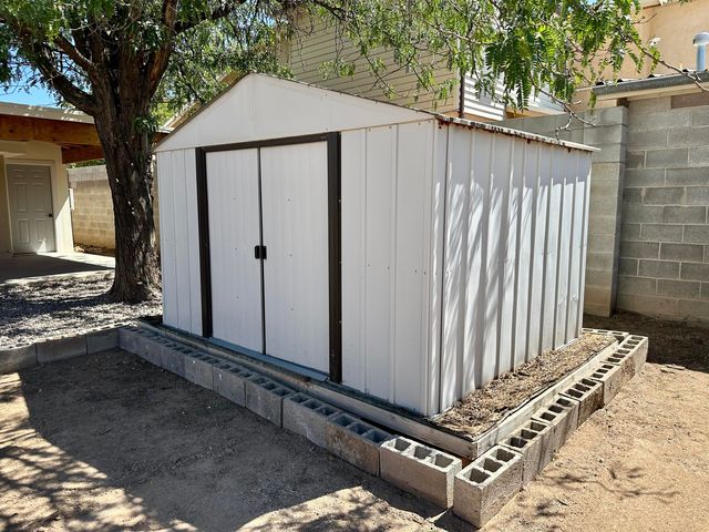 2827 Bel Air Drive NE, Albuquerque, NM 87110